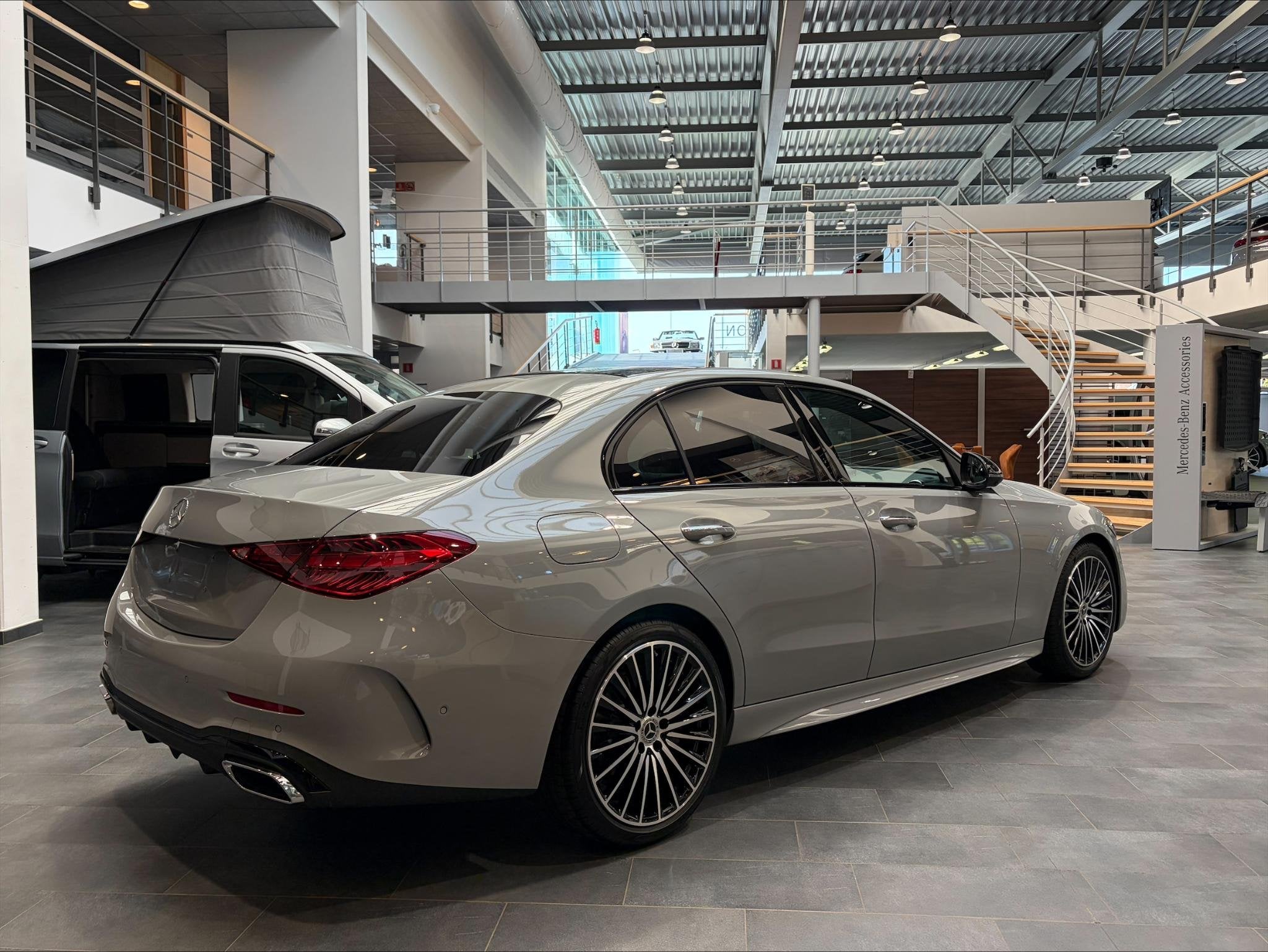 Mercedes-Benz C-Klasse Berline C 180 Star Edition Nieuwe wag, Automaat, 4 deurs, 1800 kg, 4 cilinders