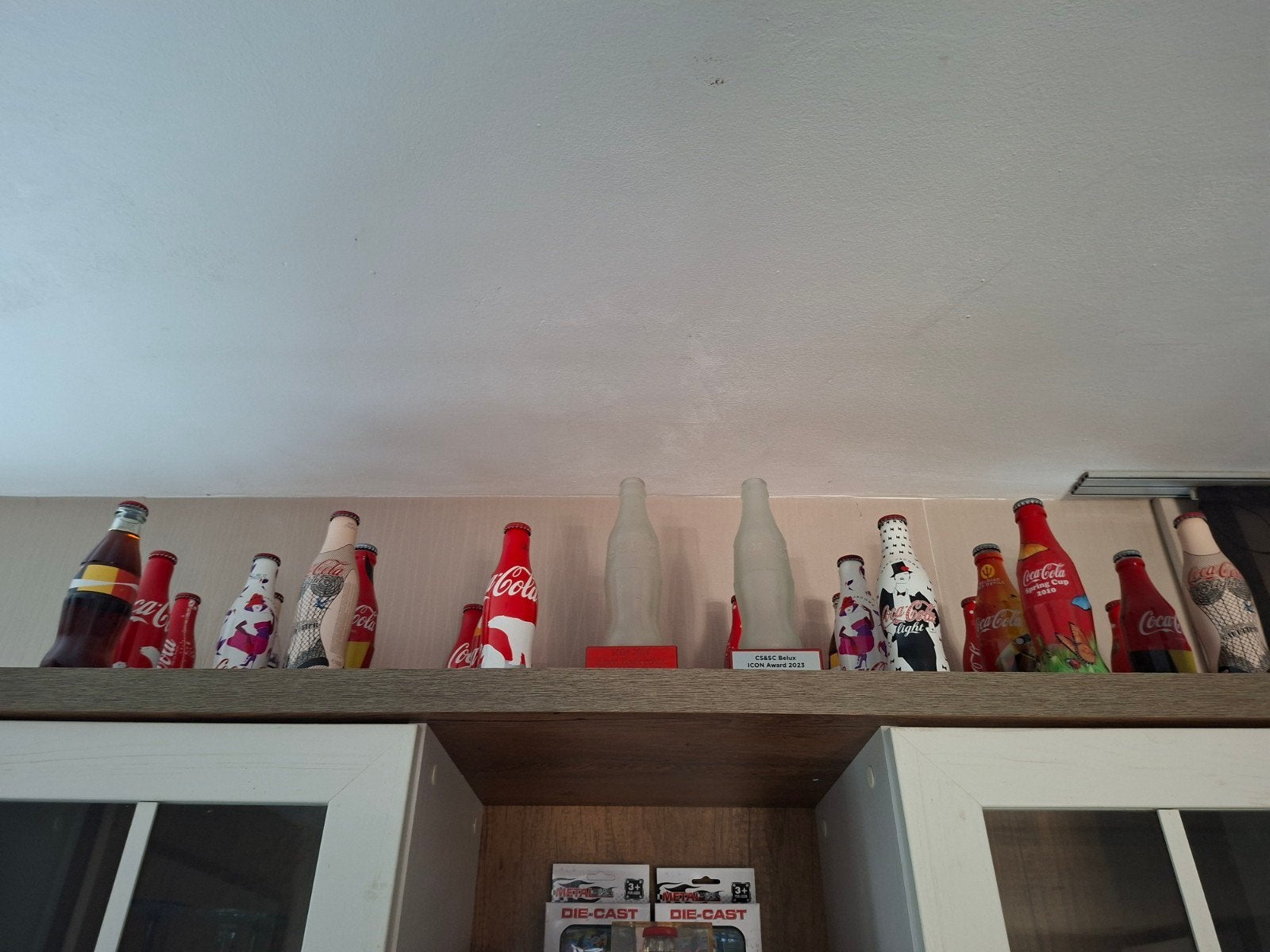 Verzameling cola flesjes, Verzamelen, Ophalen