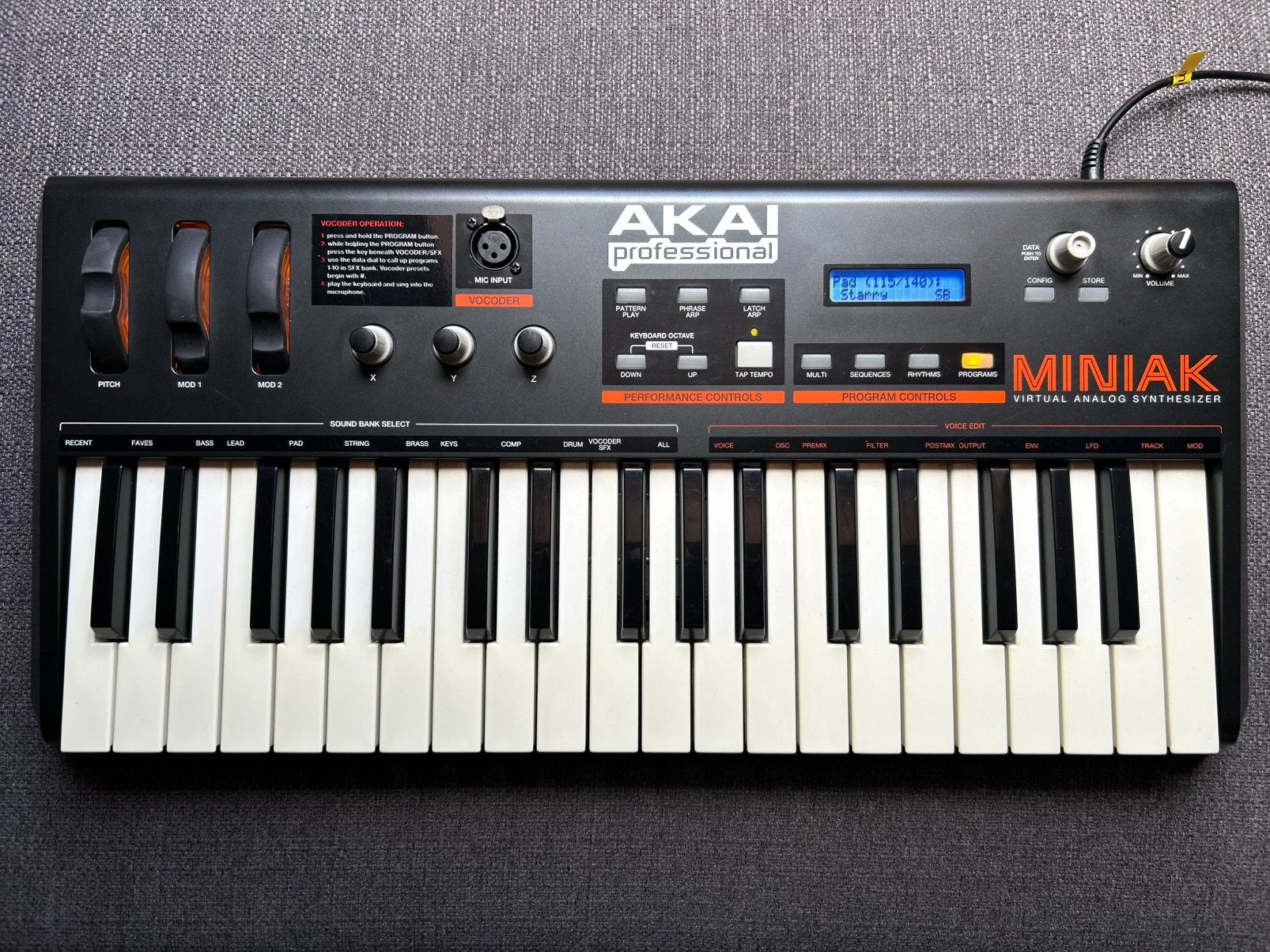 Akai Miniak, Autres marques, Utilisé, Avec connexion MIDI, Enlèvement ou Envoi