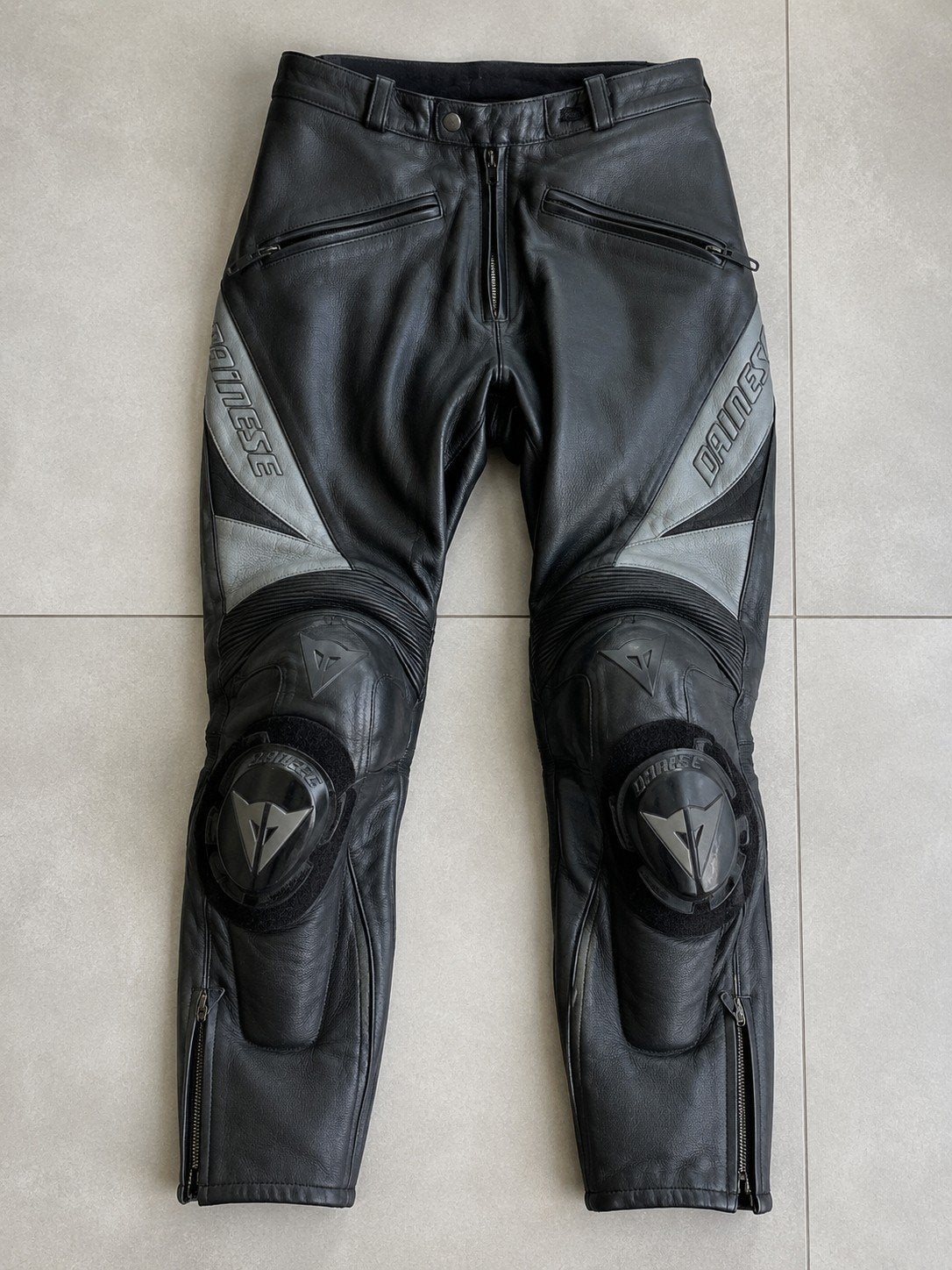 Dainese lederen motorbroek – maat 50, Motoren, Ophalen