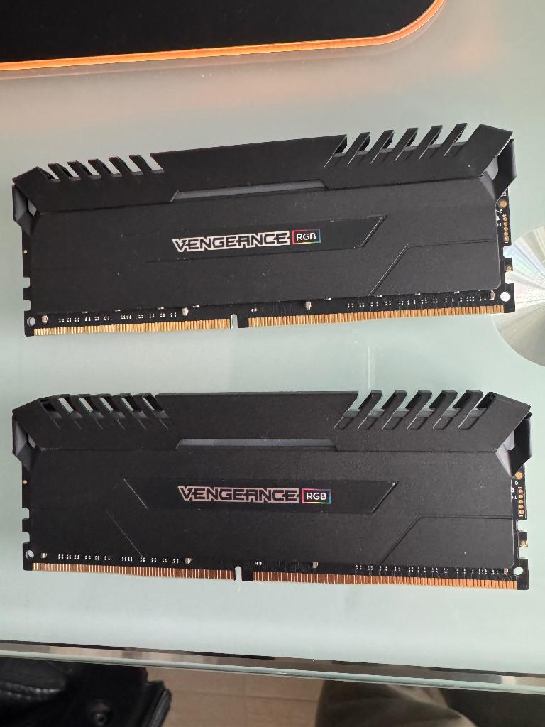 Corsair vengeance RGB 16Go ( 2x8) 3200mhz C16, Informatique & Logiciels, Mémoire RAM, Enlèvement ou Envoi, DDR4, Comme neuf, Desktop