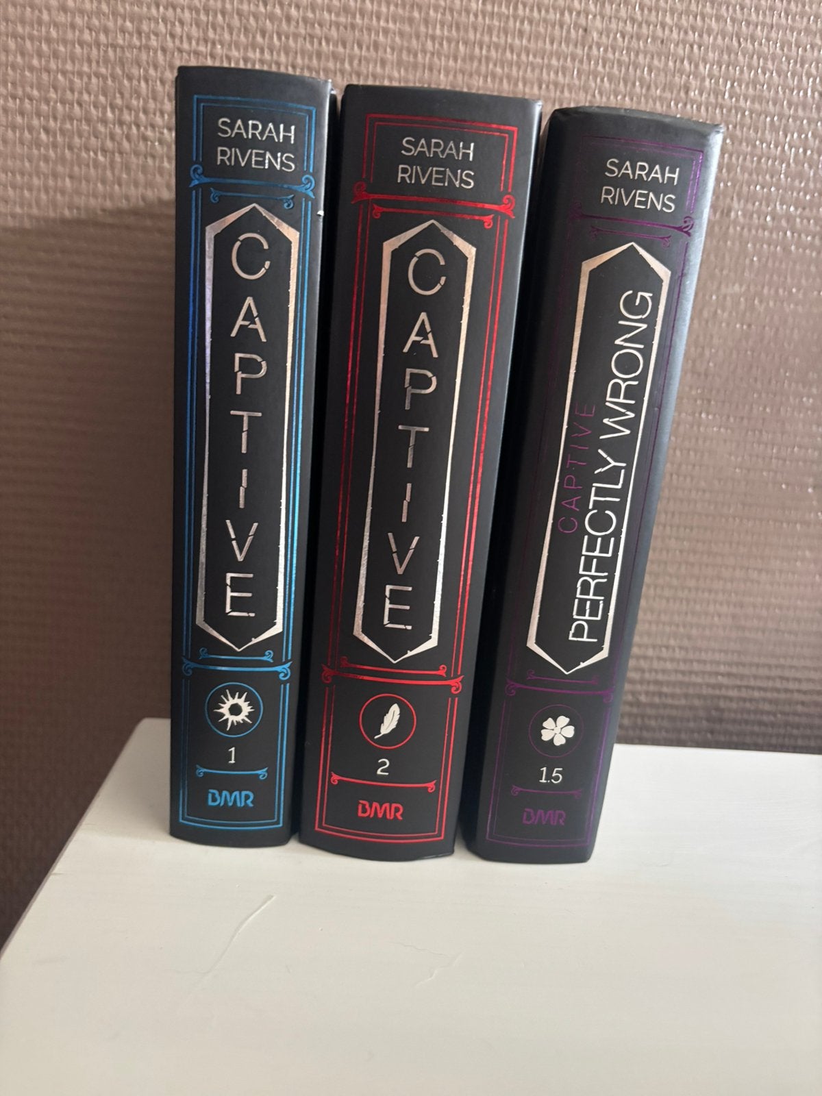 Captive Trilogy - Sarah Rivens | Collector's Editions, Boeken, Romans, Ophalen of Verzenden, Zo goed als nieuw, België