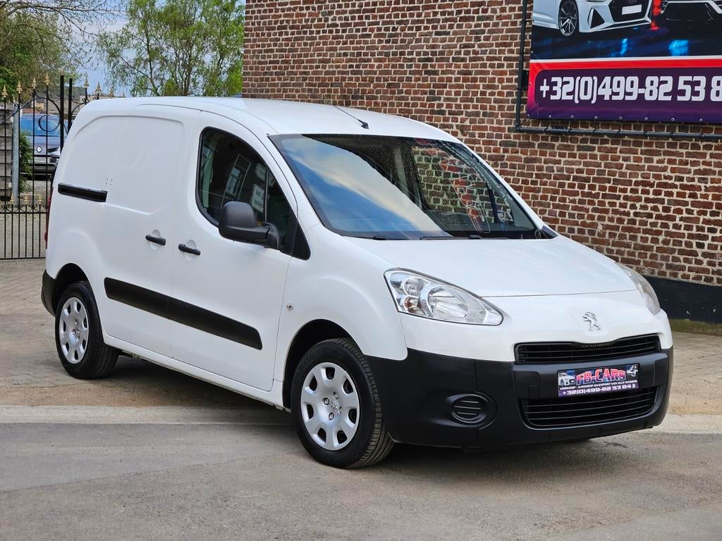Peugeot Partner 2015 1.6 hdi/Airco/Lichte-Vracht/Top wagen, Auto's, Elektrische ramen, Stof, Zwart, 4 cilinders