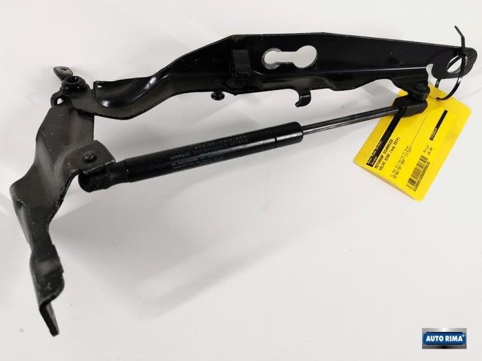 Motorkap Scharnier van een Volvo XC60, Gebruikt, -, -, Ophalen of Verzenden