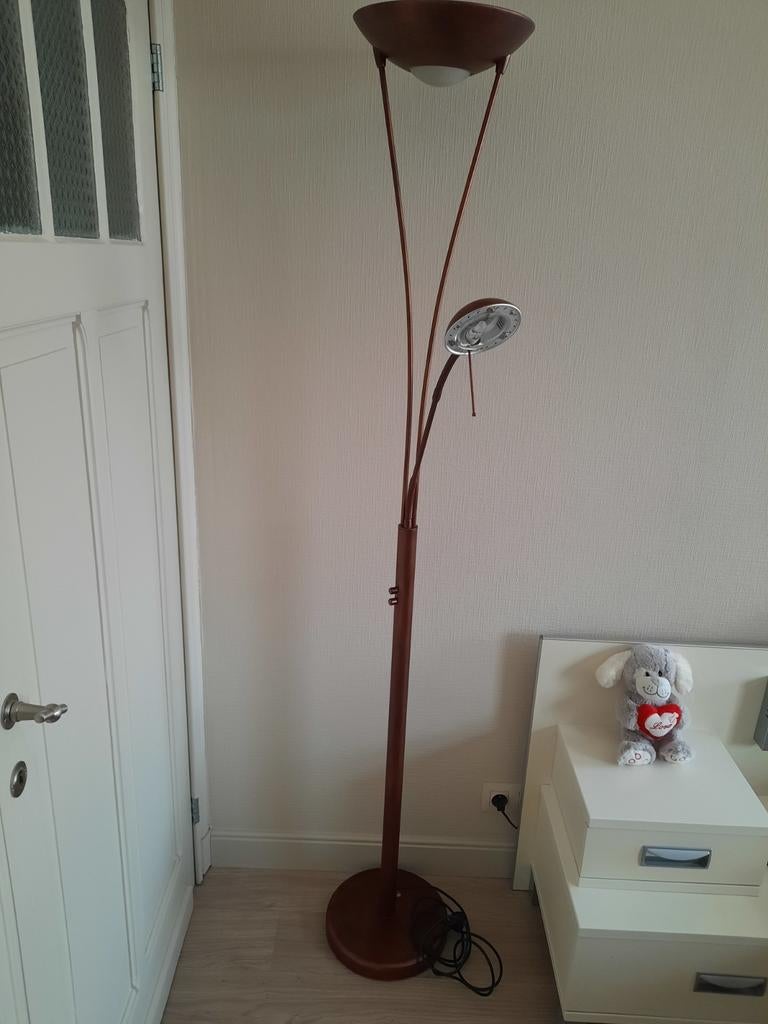 Staanlamp + leeslamp ( koperkleurig ), Huis en Inrichting, Lampen | Vloerlampen, Ophalen