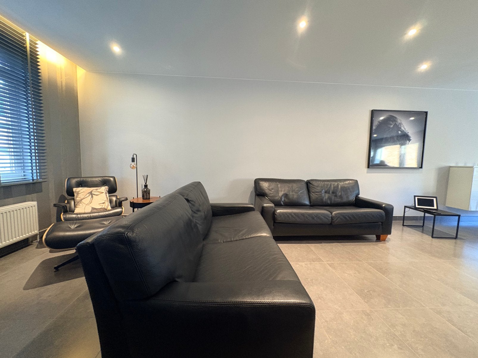 2 identieke Durlet 2,5-zitbanken, Huis en Inrichting, Ophalen, Gebruikt, Leer, Strak tijdloos.