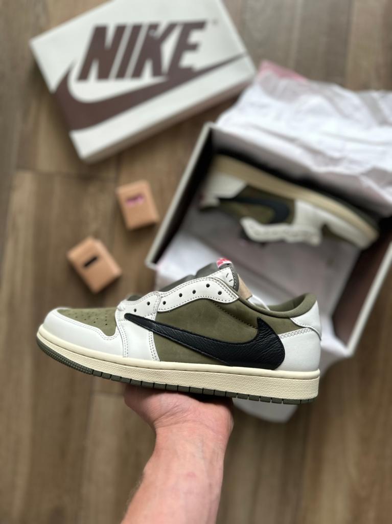 Travis scott medium olive 44, Enlèvement ou Envoi