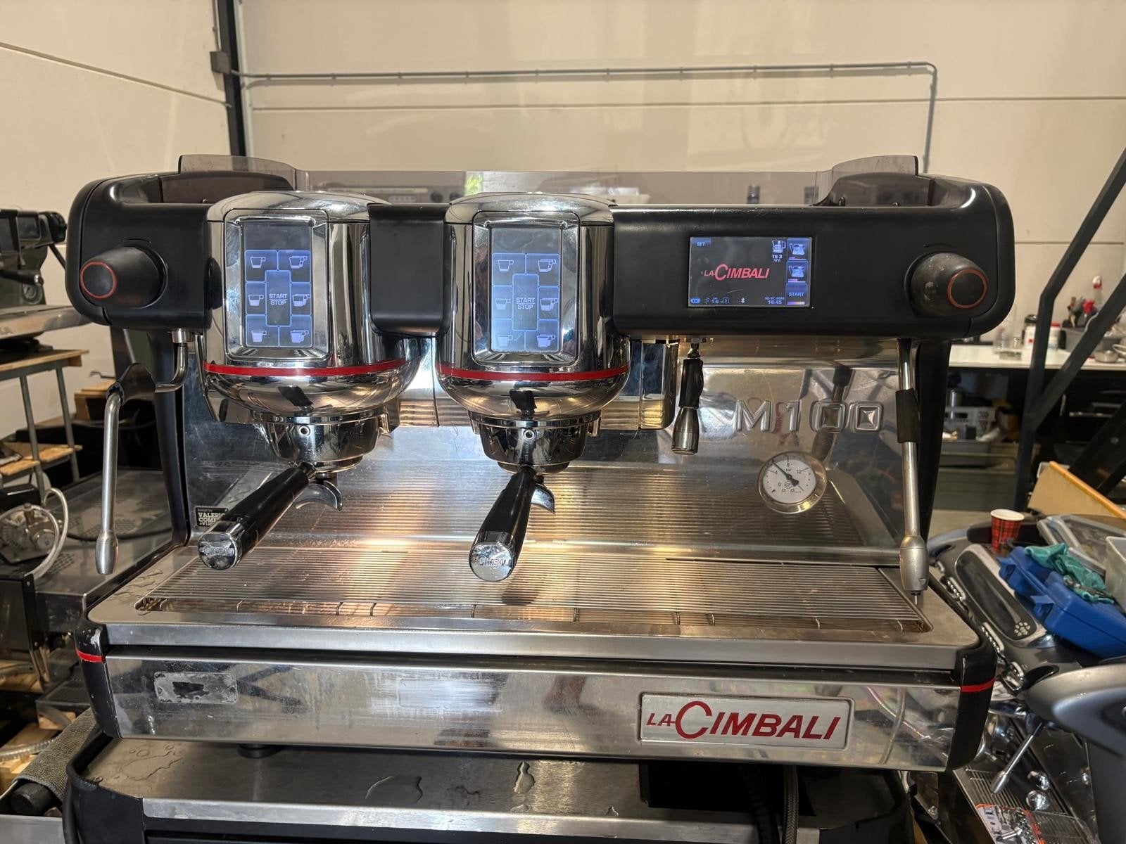 La Cimbali M100 avec 2 groupes, Enlèvement