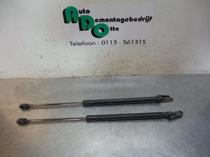 Set Gasdempers Achterklep van een Nissan Micra (Micra 03-), Gebruikt, -, -, Ophalen of Verzenden