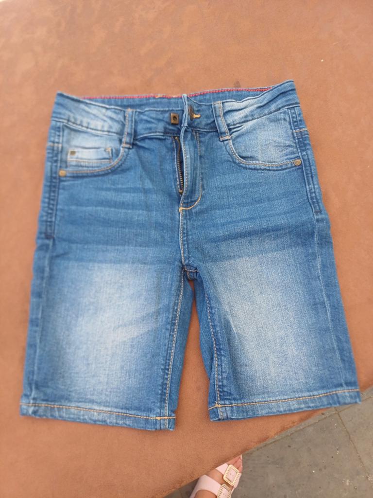 Short Bristol taille 134, Enfants & Bébés, Vêtements enfant | Taille 170, Pantalon, Garçon, Enlèvement ou Envoi, Comme neuf