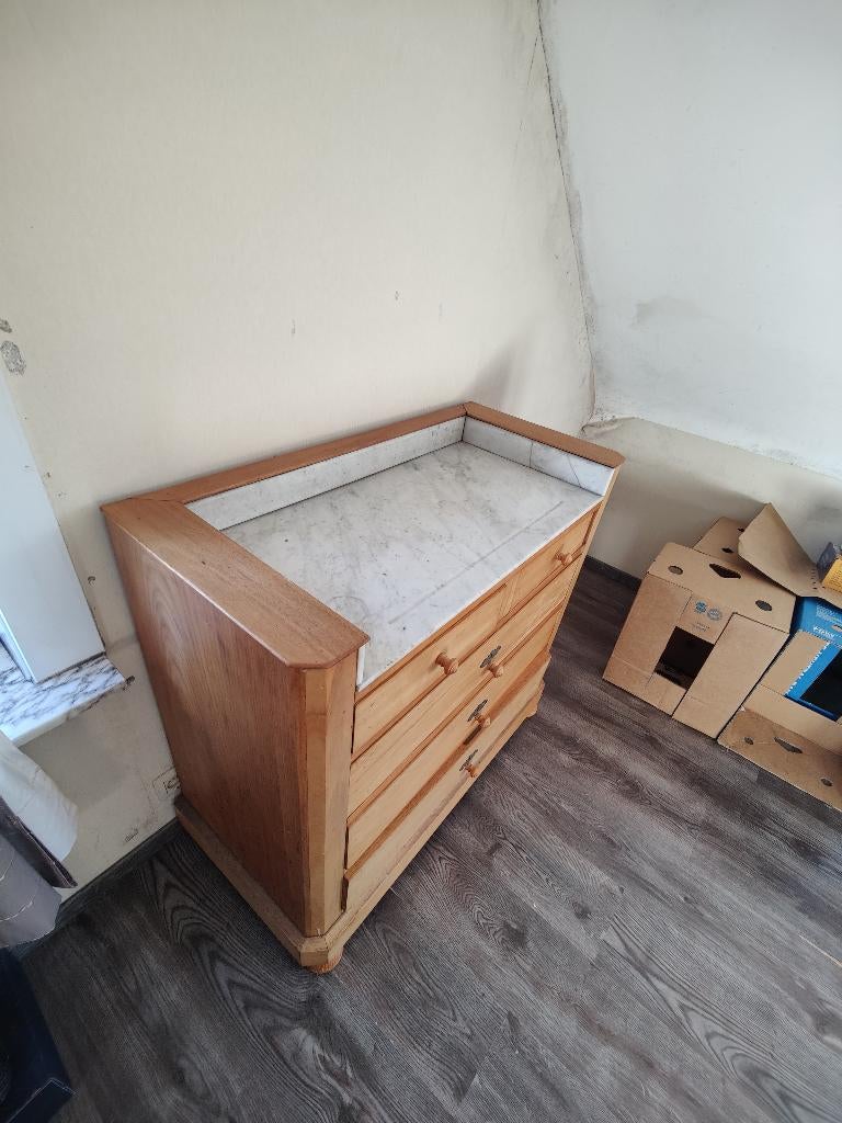 Houten kast met marmeren blad, Antiek en Kunst, Ophalen