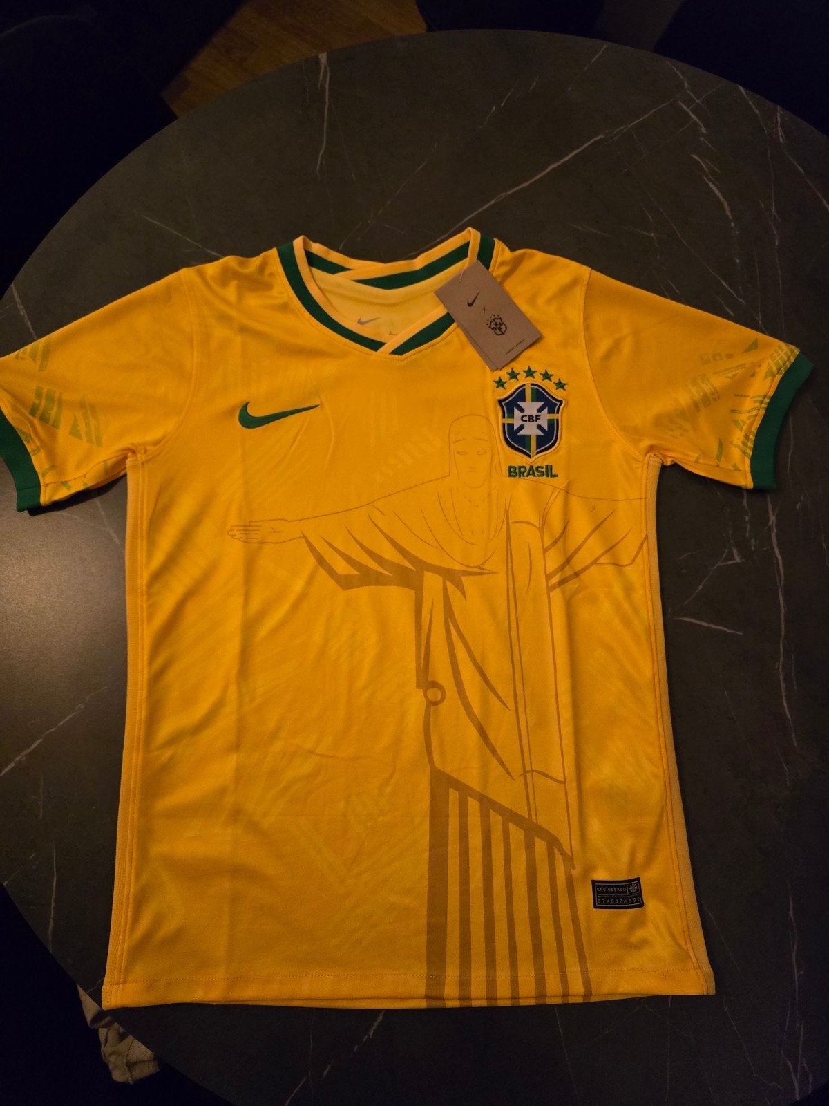 Braziliaans voetbalshirt — S — Gloednieuw, Maat S, Ophalen of Verzenden, Nieuw, Shirt