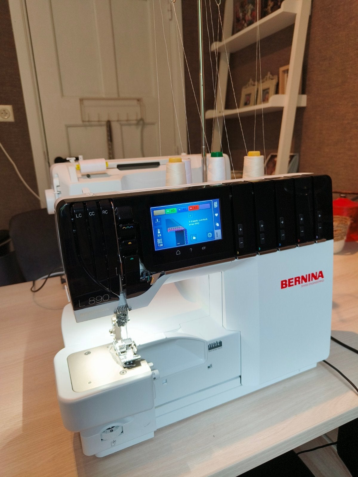 Bernina L 890 Bernina 750QE, Enlèvement, Bernina