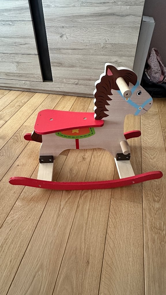 Cheval à bascule en bois, Enlèvement, Utilisé