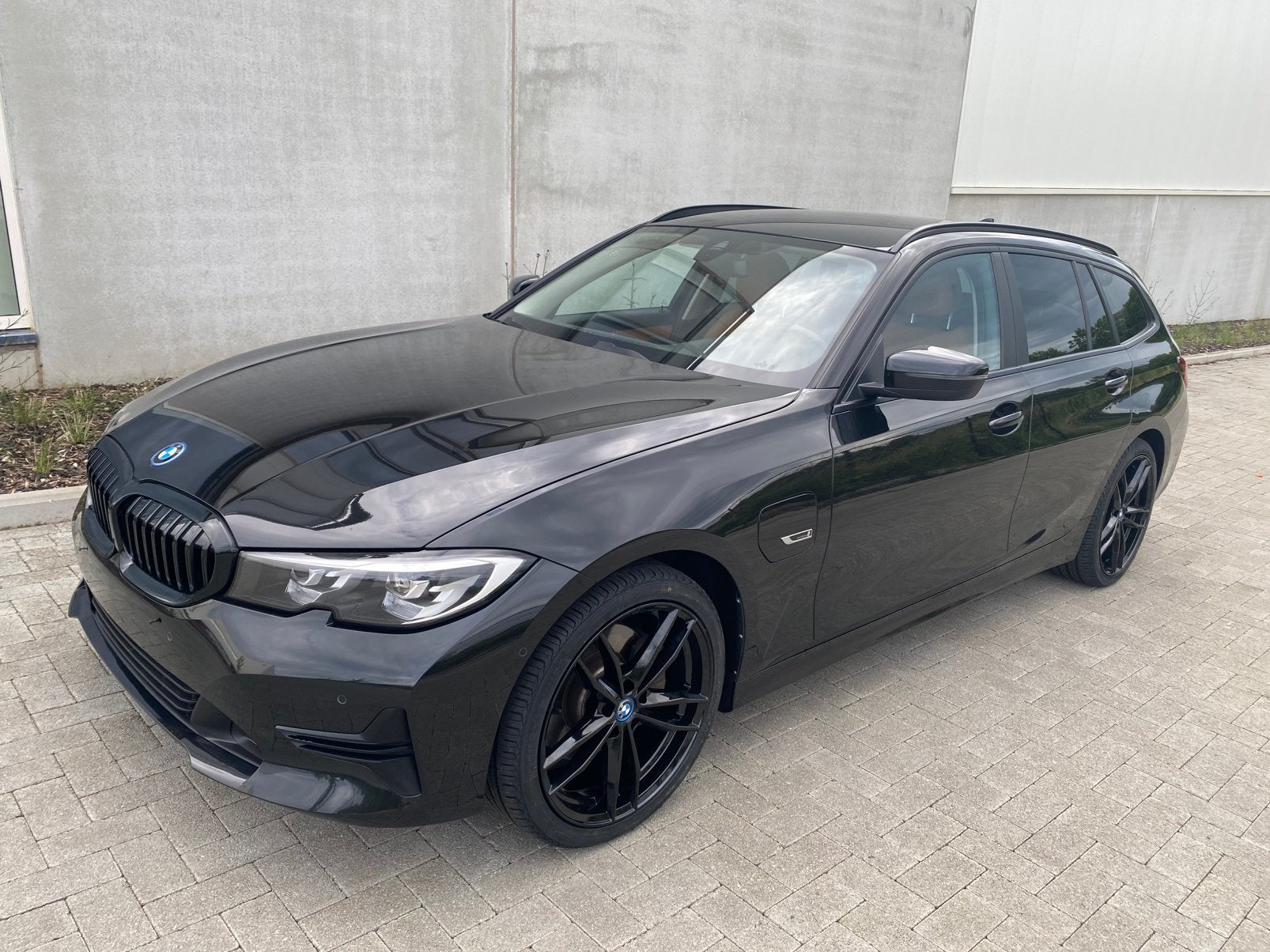 BMW 320E TOURING - BUSINESS PACK, Automaat, 1998 cc, Achterwielaandrijving, 4 cilinders