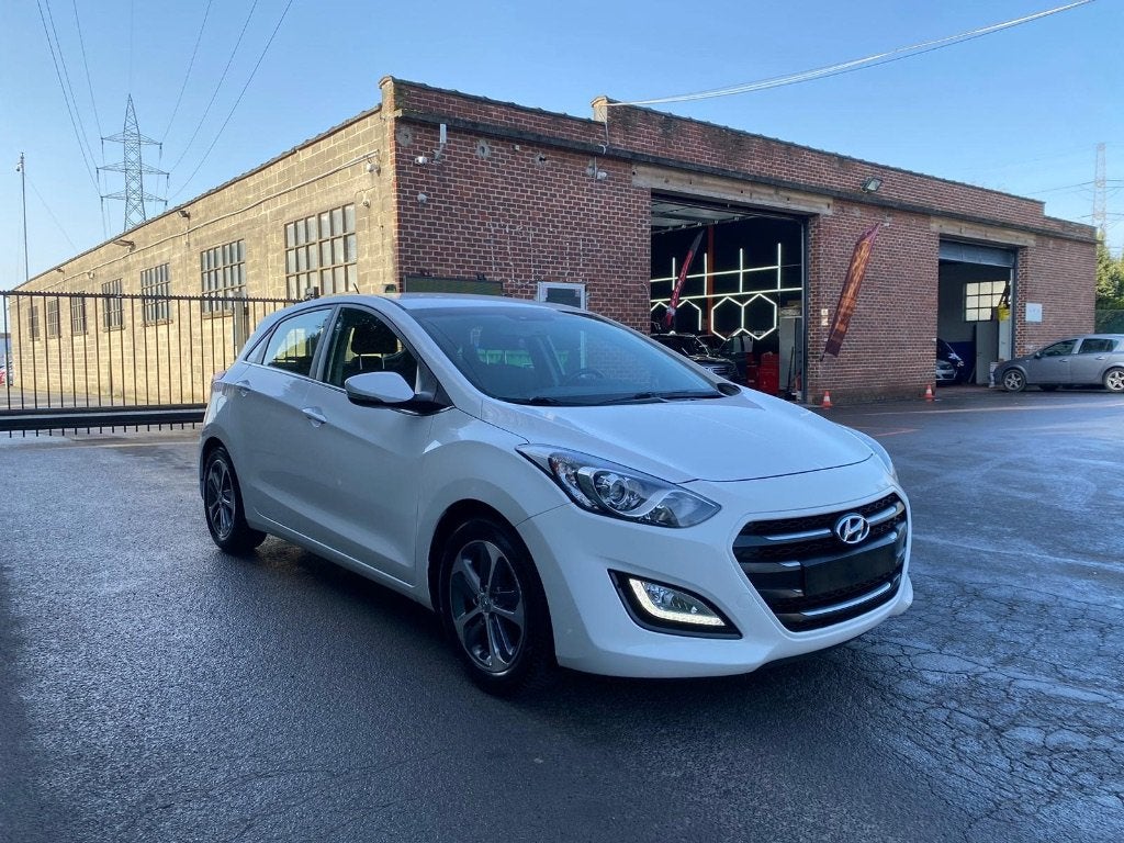• Hyundai i 30 1.4i essence/2016/58000.km/Euro.6, Autos, Hyundai, Achat, Euro 6, Entreprise, Boîte manuelle