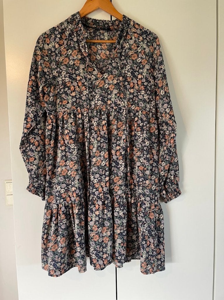 Kleed (M) nieuw, Shein, Ophalen of Verzenden, Nieuw, Maat 38/40 (M)