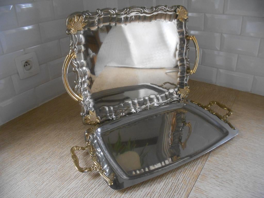 Zilverkleurige metalen schalen gouden handgrepen. 18/10 inox, Antiek en Kunst, Ophalen of Verzenden