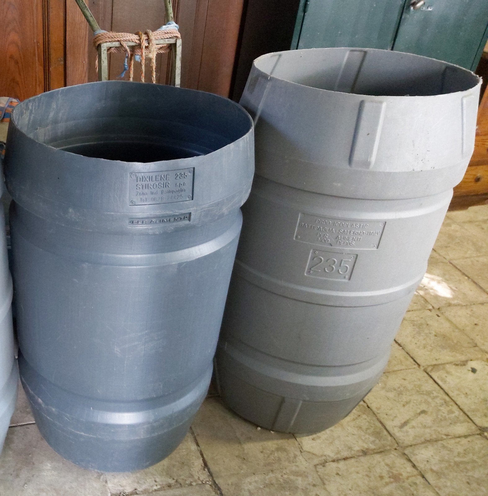 pvc regen vaten  235 liter, Ophalen