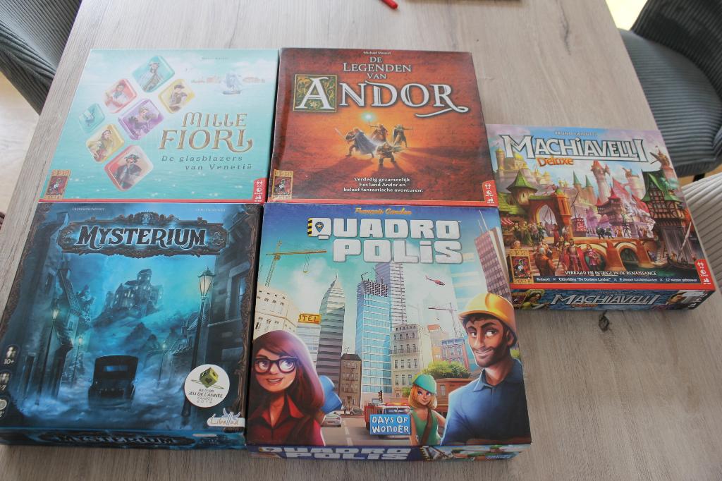 Verschillende bordspelen, Drie of vier spelers, Ophalen of Verzenden, Gebruikt, 999 Games