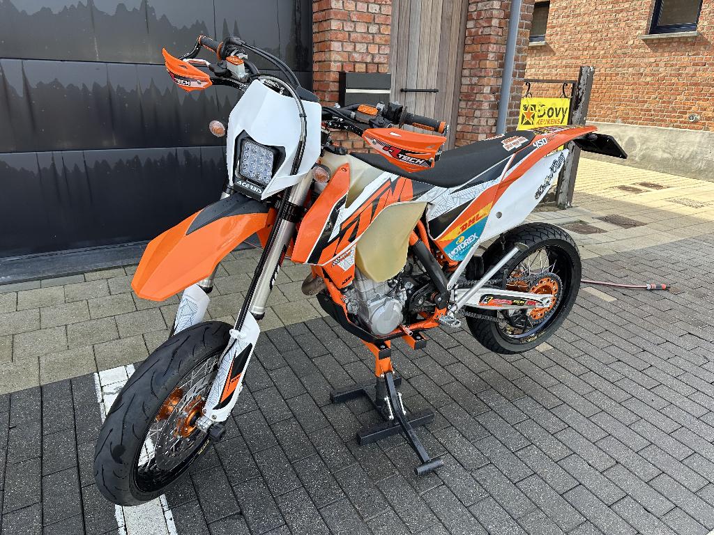 KTM 450 EXC Akrapovic 2016, Motoren, 450 cc, Sportuitlaat, Particulier, Minimaal motorrijbewijs A2