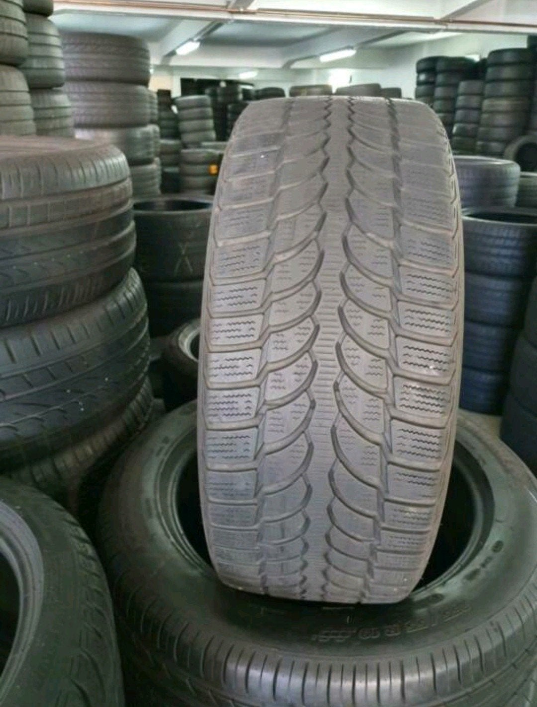24545r19 245 45 r19 245/45/r19 Bridgestone avec montage, Enlèvement ou Envoi