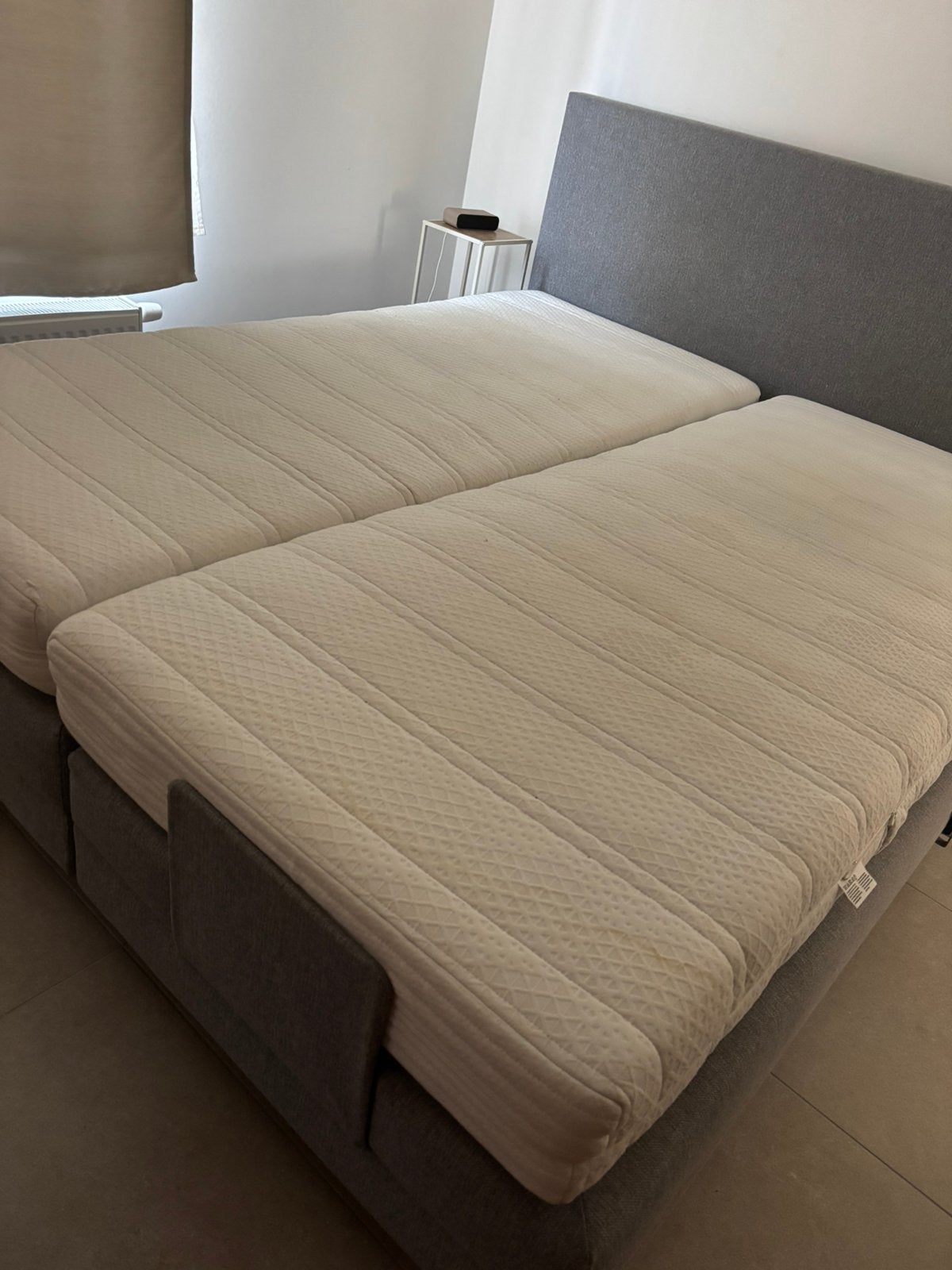 Lit avec moteurs 180op210, Maison & Meubles, Gris, 210 cm, Enlèvement, Utilisé