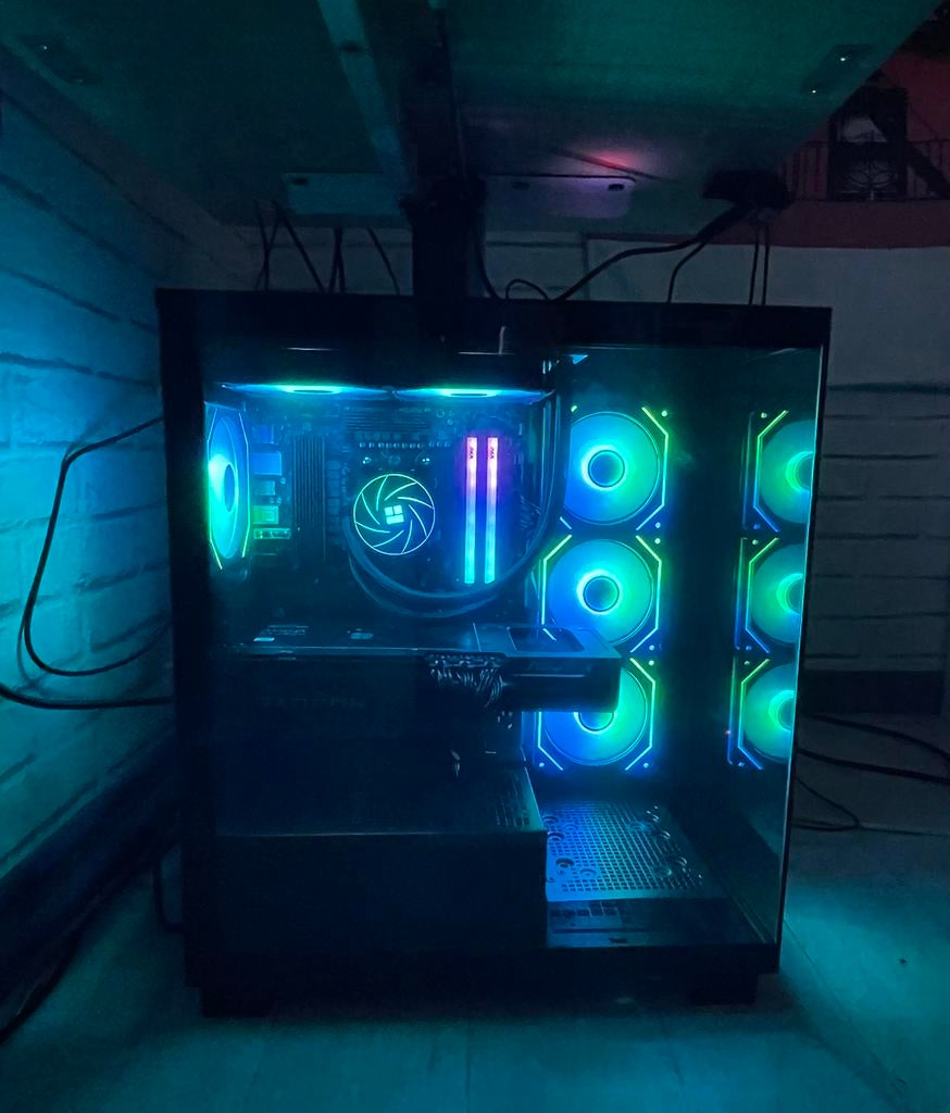 PC Gamer  Haut de Gamme Ryzen 7 9800X3D + RX 9070 XT 16Go, Ophalen, Virtual Reality, Zo goed als nieuw, SSD