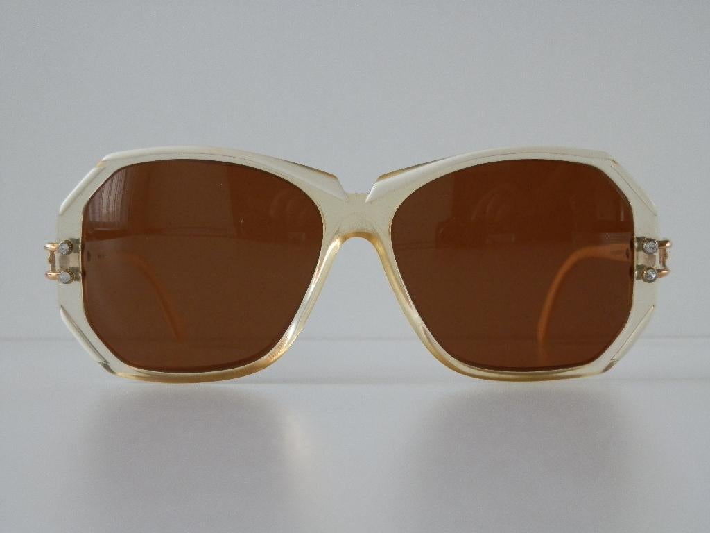 Lunettes de soleil Cazal. Vintage., Bijoux, Sacs & Beauté, Lunettes de Soleil & Lunettes | Femmes, Comme neuf, Lunettes de soleil