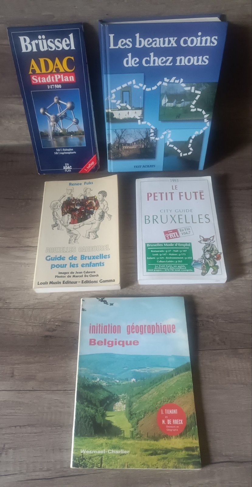 livres et carte Bruxelles, Livres, Enlèvement ou Envoi