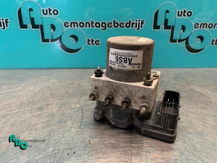 Pompe ABS d'un Hyundai I10 (I10 08-), -, 3 mois de garantie, Utilisé, Hyundai