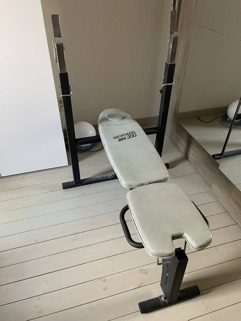Banc de musculation + poids + barre olympique, Sport en Fitness, Fitnessmaterialen, Ophalen of Verzenden, Gebruikt, Buik, Dumbbell