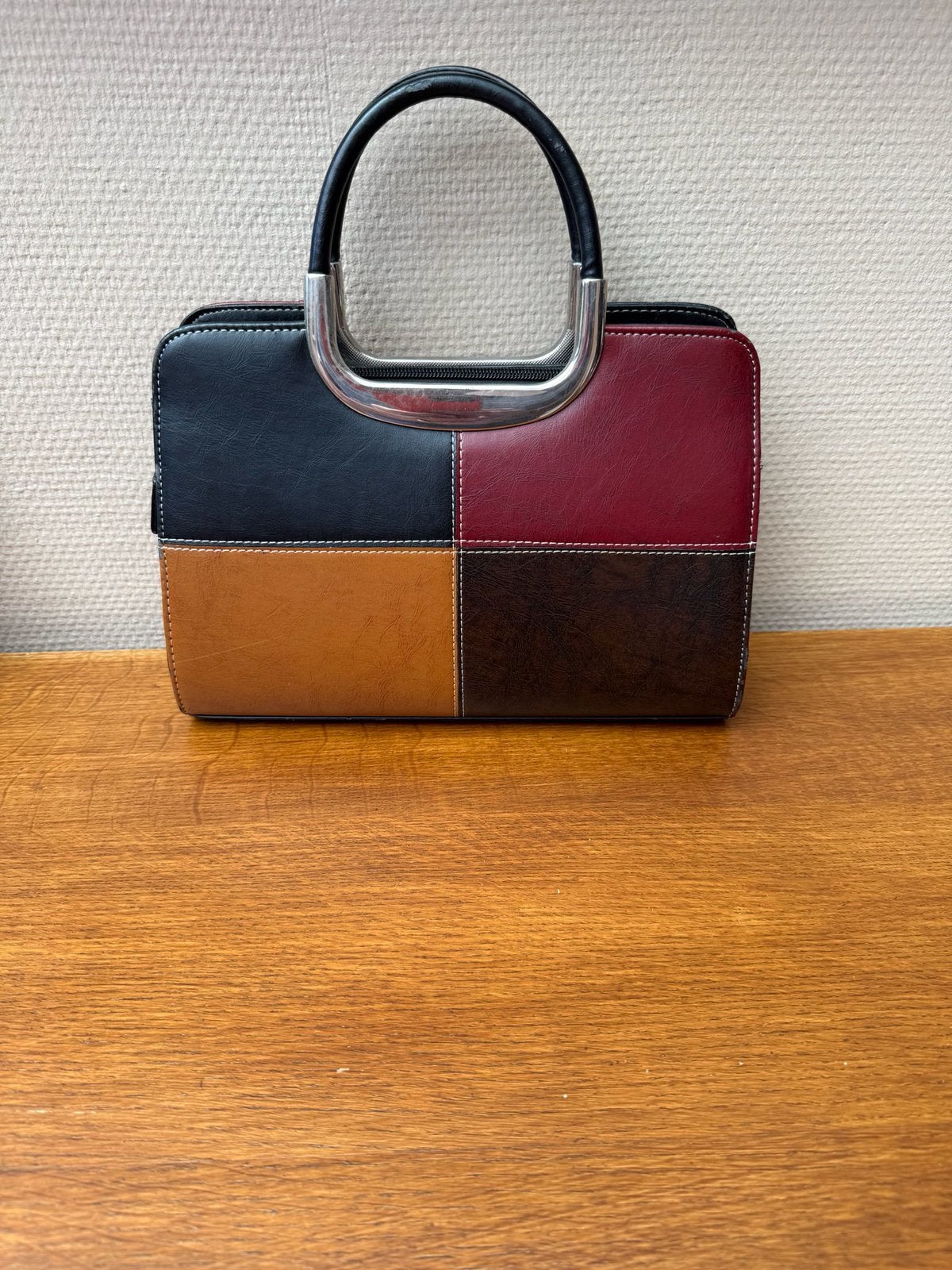 Handtas 27 cm l x 8 cm d x 20 cm h, Handtassen en Accessoires, Tassen | Damestassen, Ophalen, Gebruikt, Handtas