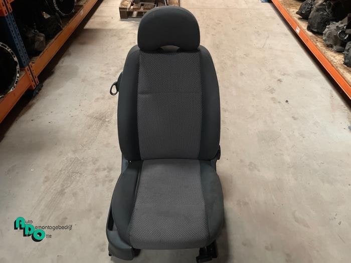 Stoel rechts van een Volkswagen Fox (Fox 05-), Auto-onderdelen, Interieur en Bekleding, Gebruikt, -, Volkswagen, -
