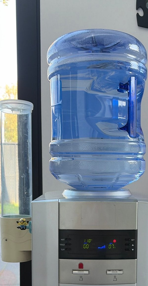 Waterdispenser, Ophalen, Gebruikt