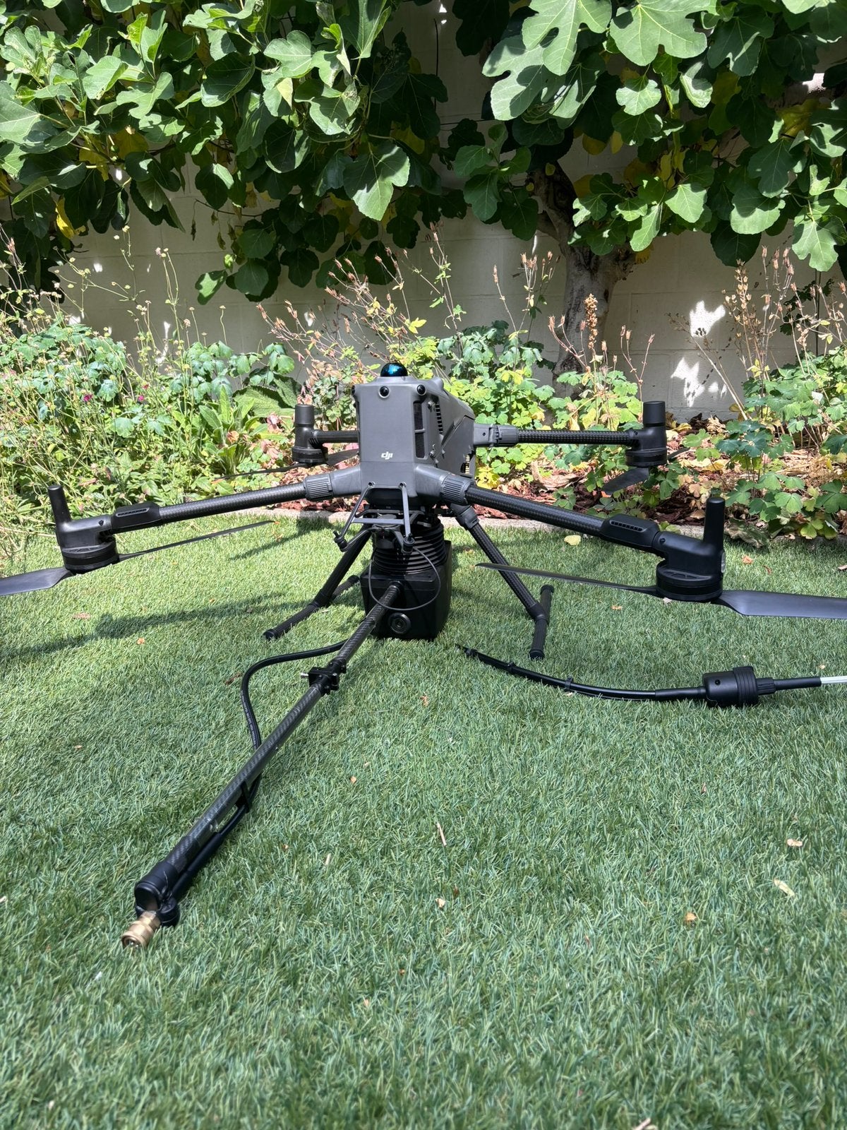 DJI Matrice 400 + Foxtech T50 reinigingssysteem, quasi nieuw, Ophalen, Zo goed als nieuw, DJI, Professionele drone