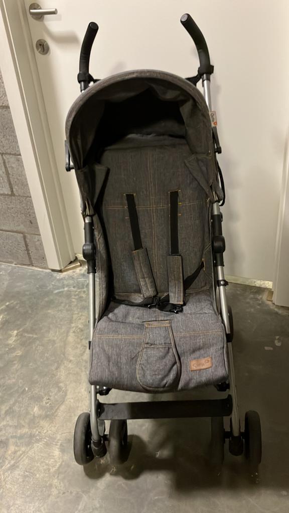 Buggy qute met regenkap, Ophalen, Gebruikt