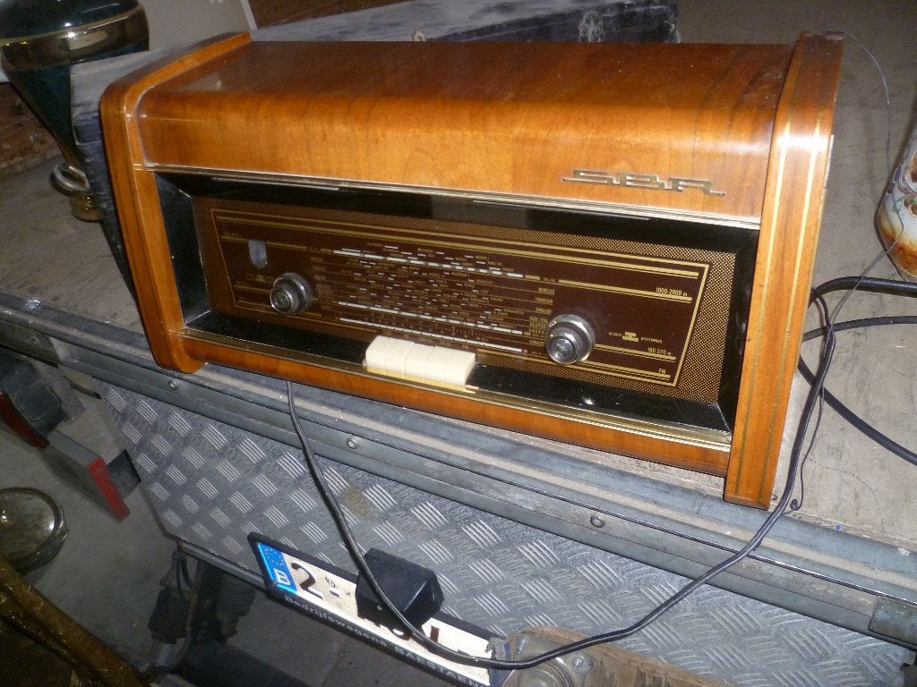 OUDE RADIO, Ophalen