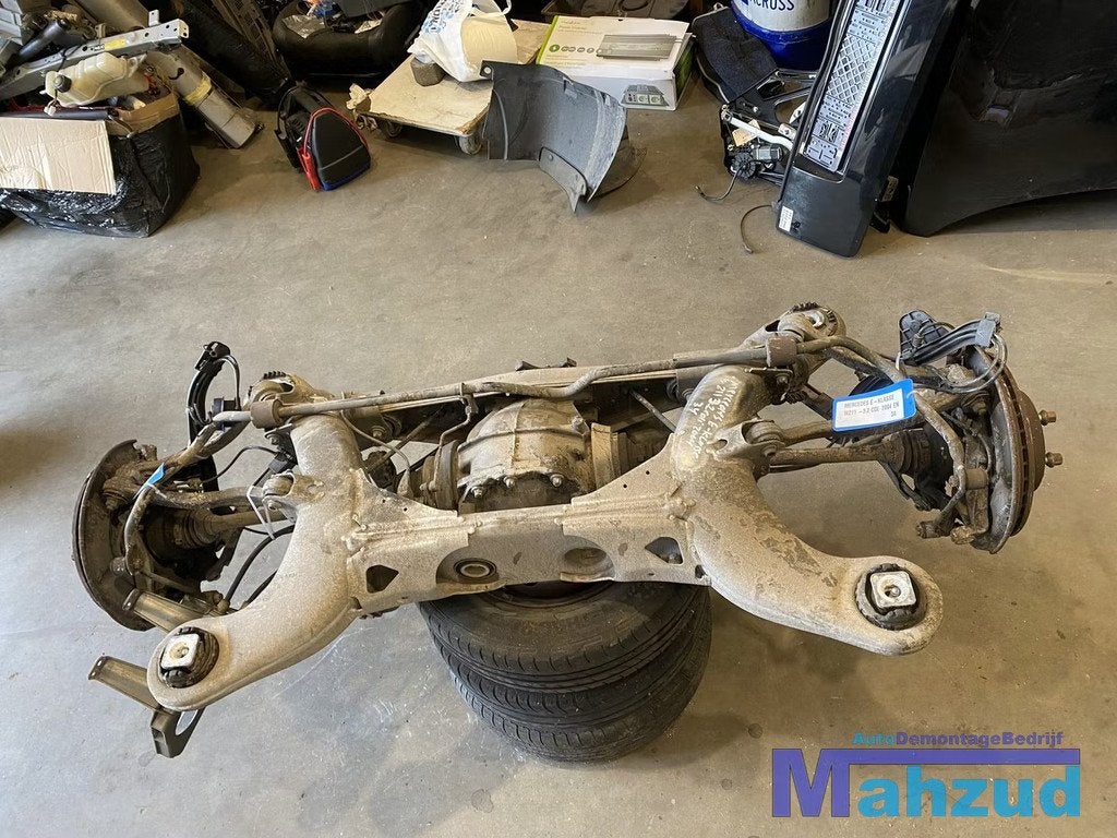 MERCEDES E-klasse W211 Achteras subframe cardanas 2002-2009, Gebruikt, Mercedes-Benz AG, Mercedes-Benz, Mercedesstrasse 120
70372  Stuttgart, DE