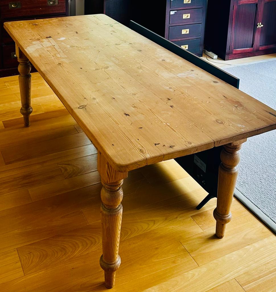 Charmante massief houten tafel – perfect om op te schuren, Enlèvement