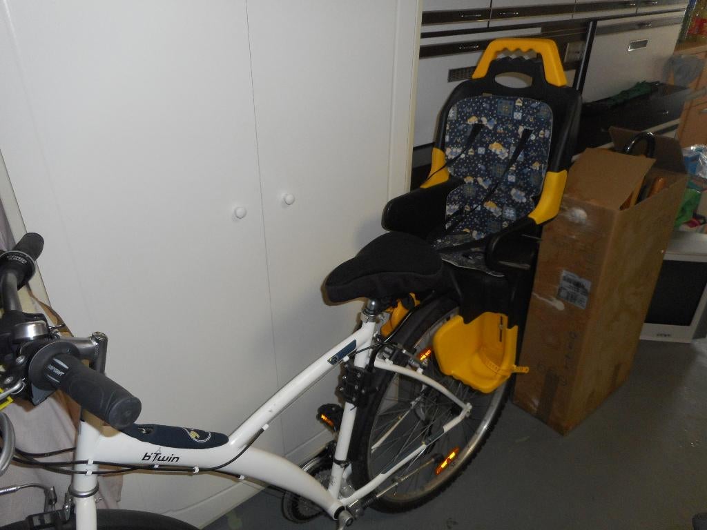 Chaise vélo pour enfant, Enlèvement, Comme neuf, Ceinture(s)