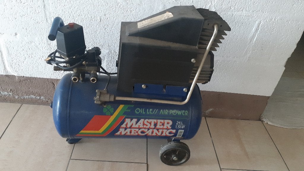 compressor - 8  bar - 1,5 pk, Doe-het-zelf en Bouw, Ophalen, Mobiel, Gebruikt, 6 tot 10 bar