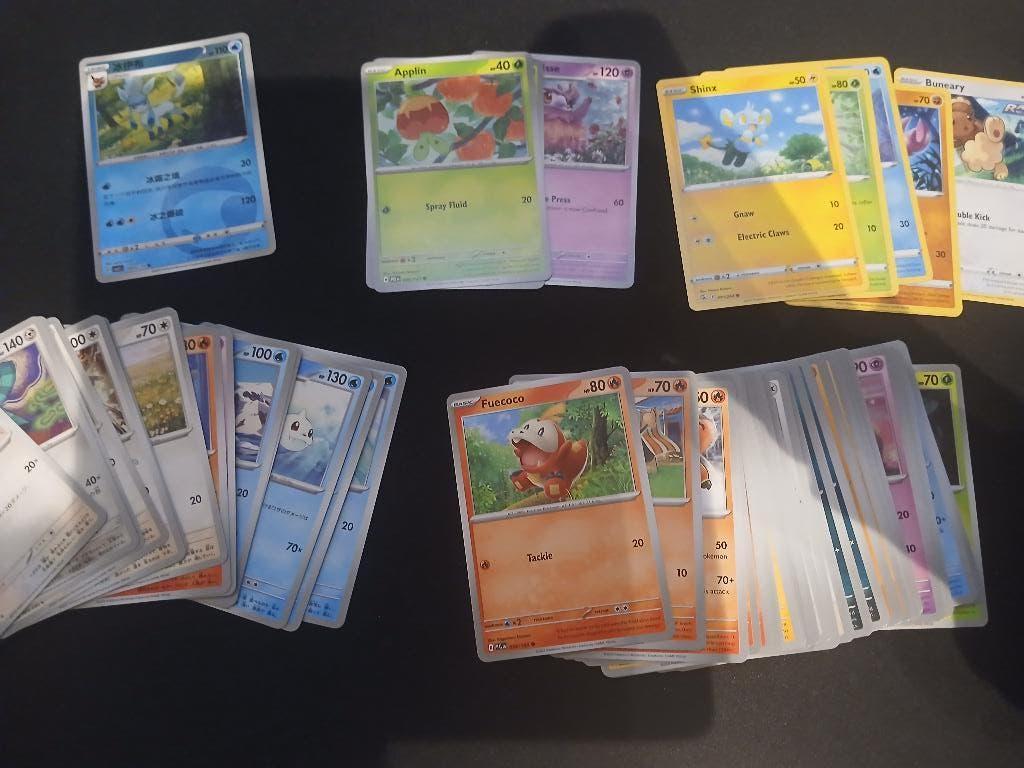 lot 85 Pokémon kaarten, Enlèvement, Comme neuf, Plusieurs cartes