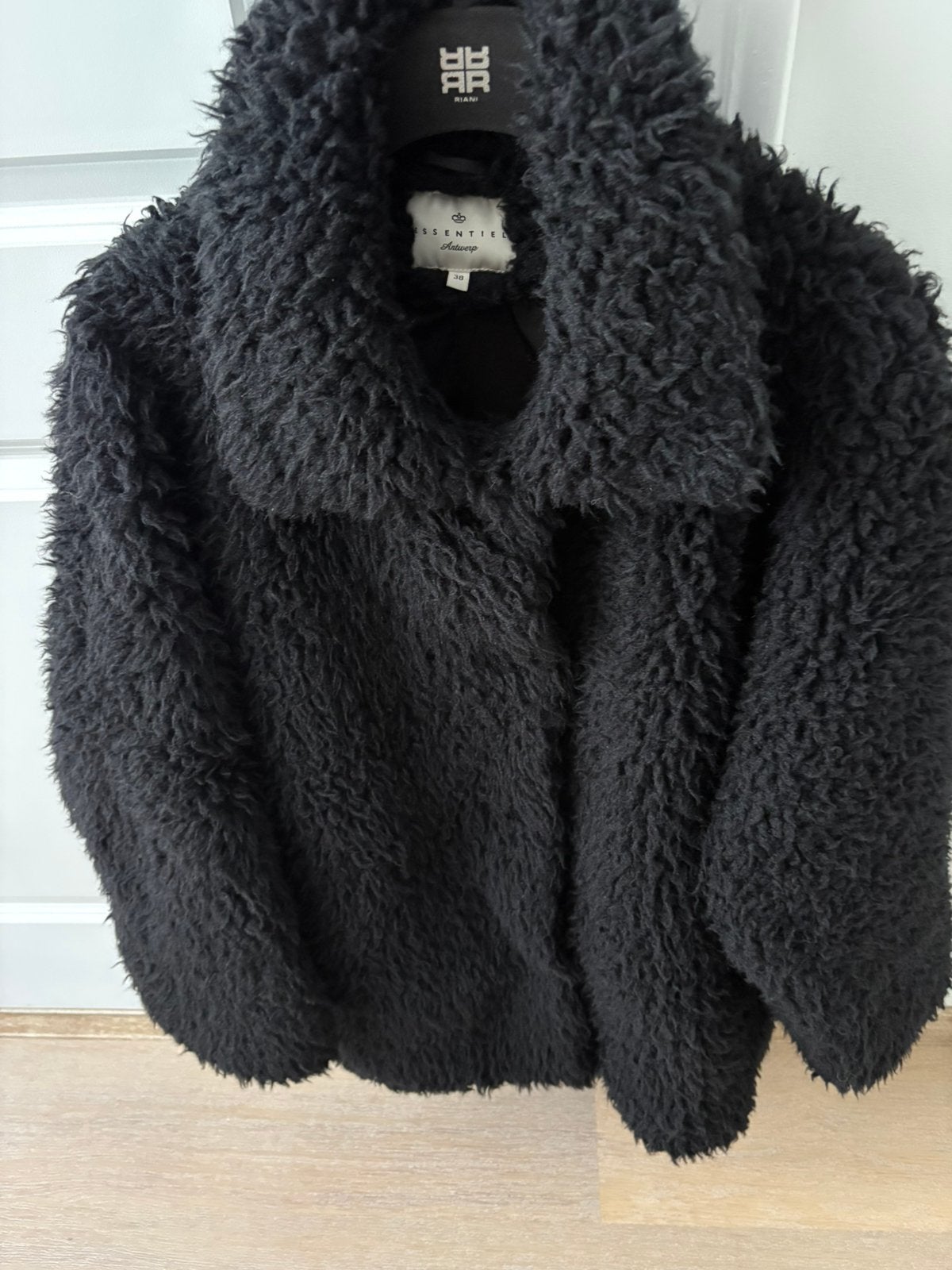 3/4 teddyjas Essentiel Antwerp, Ophalen, Zo goed als nieuw, Maat 38/40 (M)