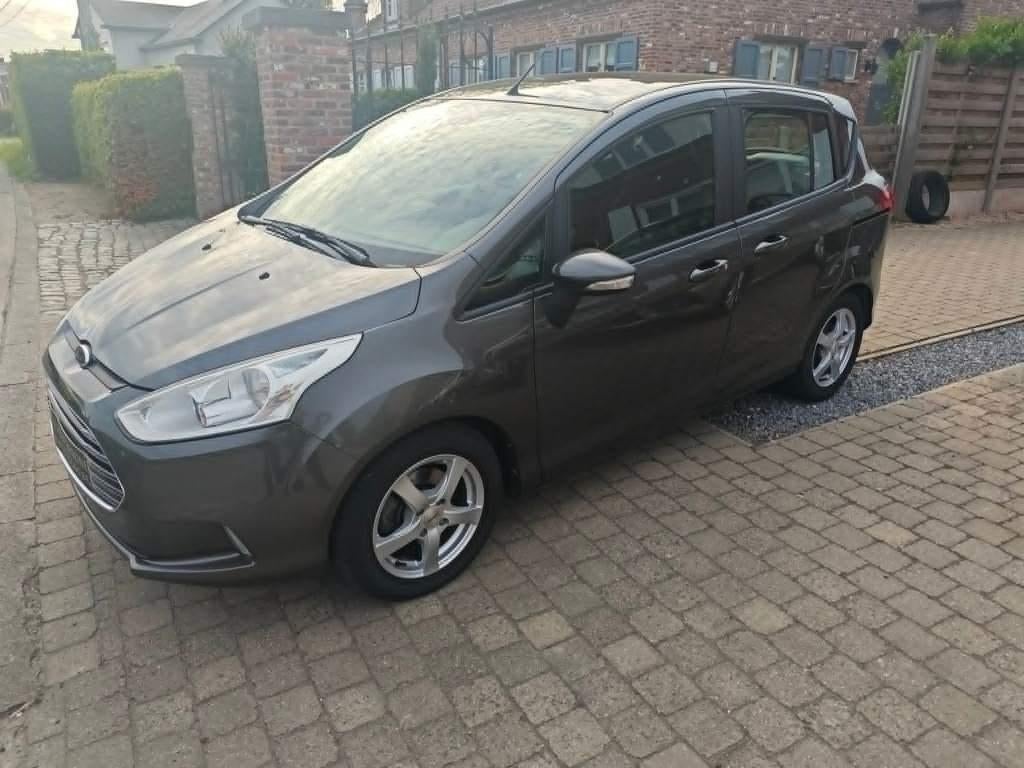 Ford B-Max 1.0 EcoBoost Trend EURO 6, Voorwielaandrijving, Stof, https://public.car-pass.be/vhr/e56bc217-2df1-4b8d-bd18-5f6399f25611