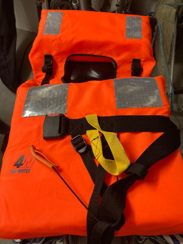 Reddingsvest (nieuw), Ophalen, Nieuw, Reddingsvest of Zwemvest