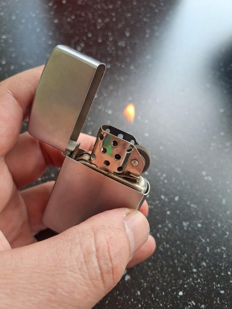 CHAMP Australia vintage aansteker — benzinetype Zippo, Verzamelen, Ophalen of Verzenden, Aansteker