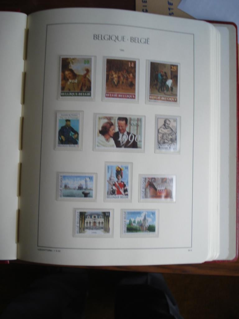 POSTZEGELALBUM LEUCHTRUM VAN 1990 -- 1999 VOLLEDIG, Postzegels en Munten, Ophalen