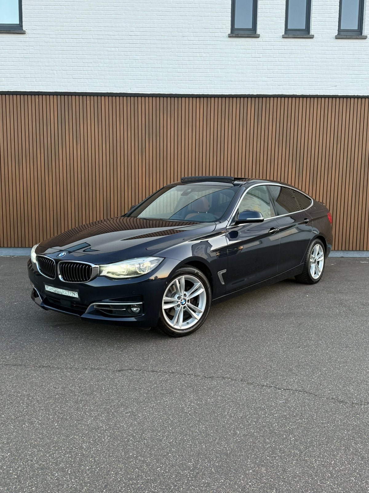 BMW 320i GT XDRIVE - OPTION COMPLÈTE - GARANTIE, Cuir, Achat, Entreprise, Entretenue par le concessionnaire