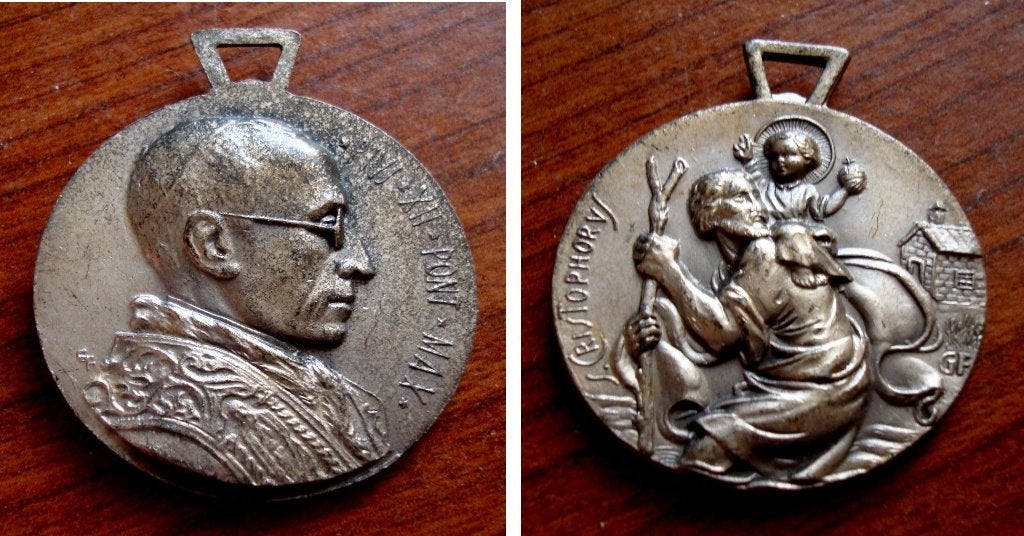 Medaille met paus Pius XII en Sint Christoffel, Verzamelen, Verzenden, Gebruikt, Overige typen, Christendom | Katholiek